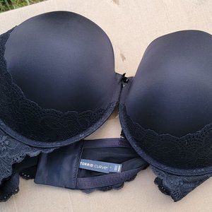 Torrid Curve Plunge Pushup Bra size 40DD NWT